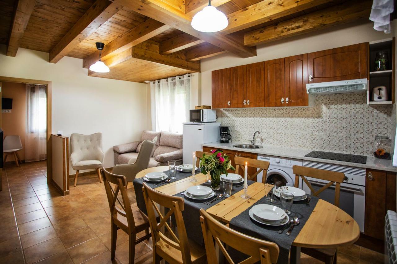 El Campo Mateo Apartamentos Onís Extérieur photo