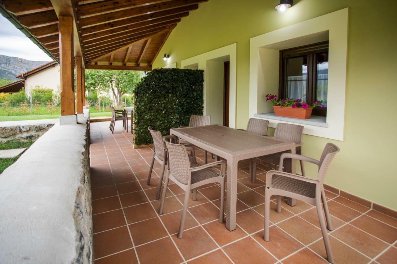 El Campo Mateo Apartamentos Onís Extérieur photo