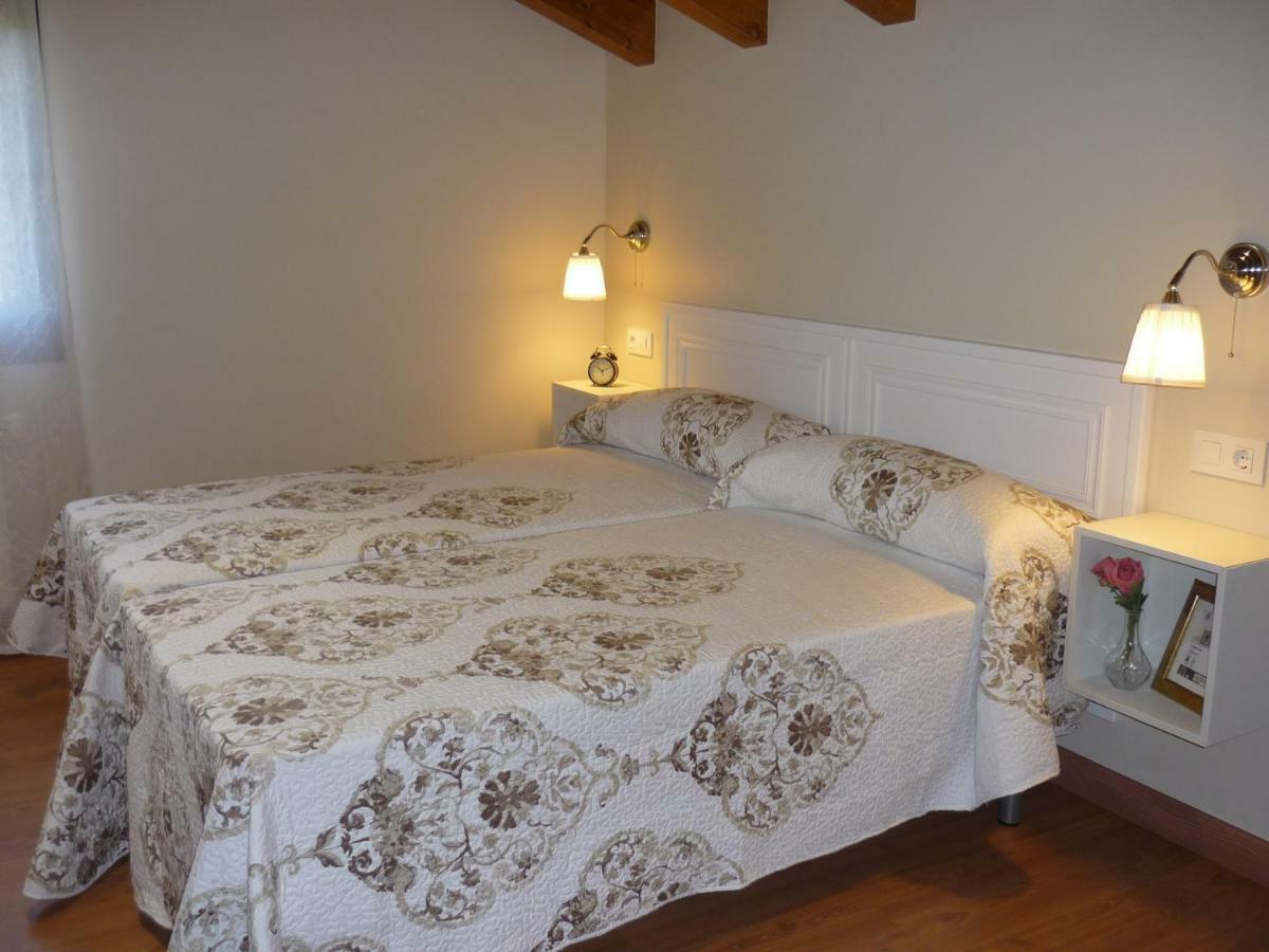 El Campo Mateo Apartamentos Onís Extérieur photo
